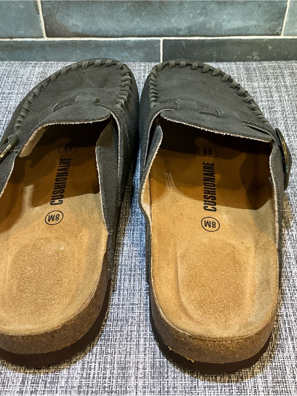 Cushionaire Canoe Suede Clogs In Khaki Women’s Size 8M - NEW - Picture 16 of 16